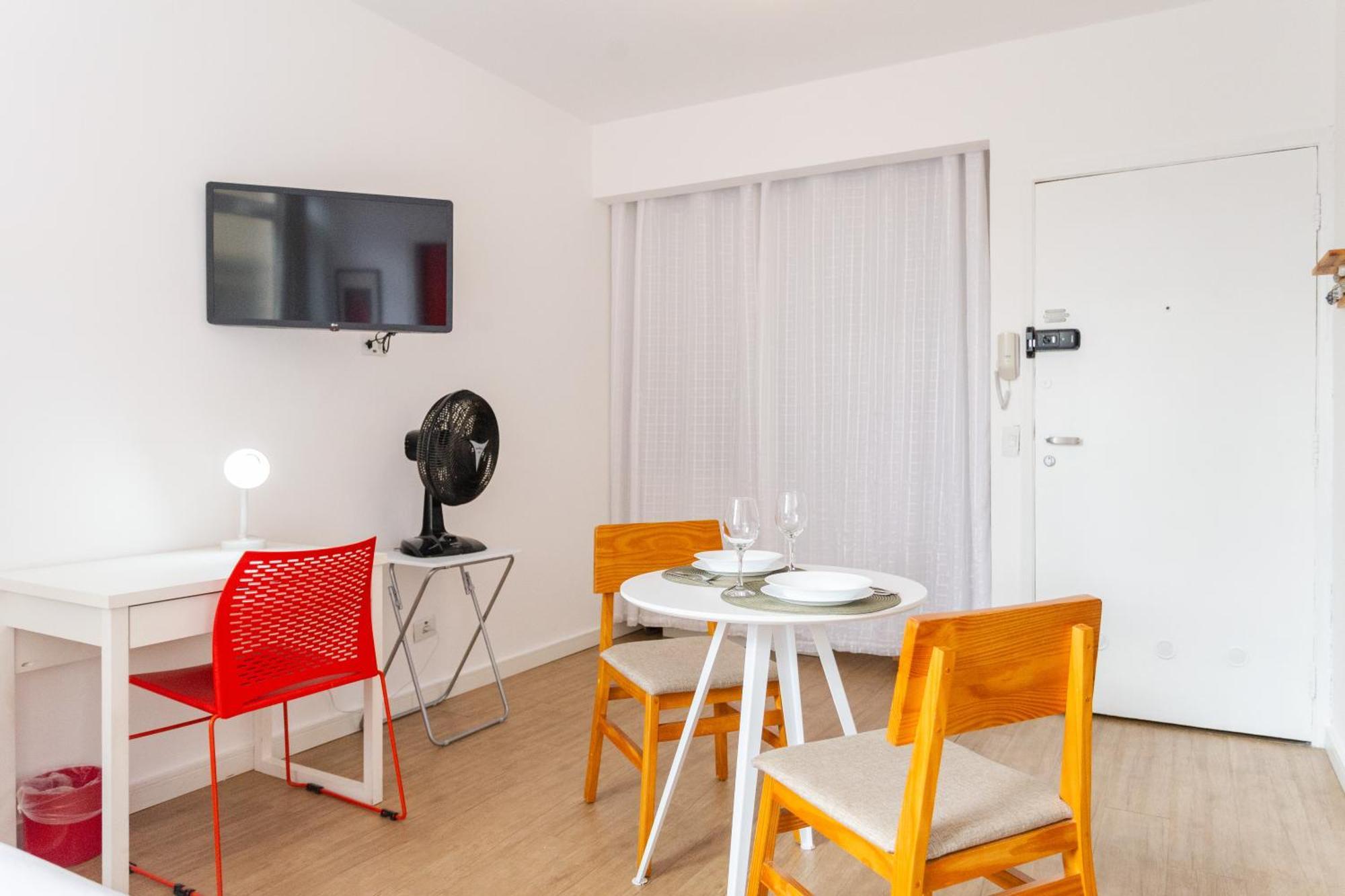 Acolhedor Com Tv E Ar Proximo A Faria Lima *